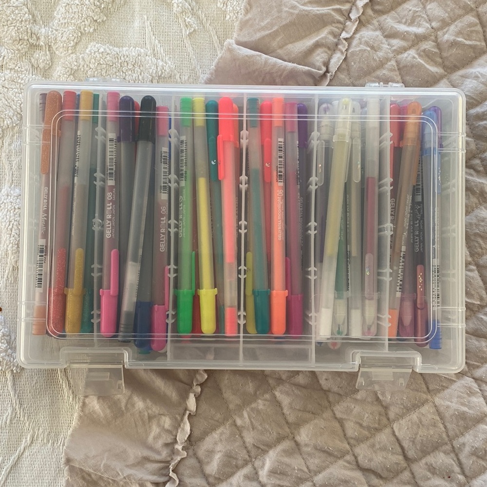 73 Gelly Roll Color Pens